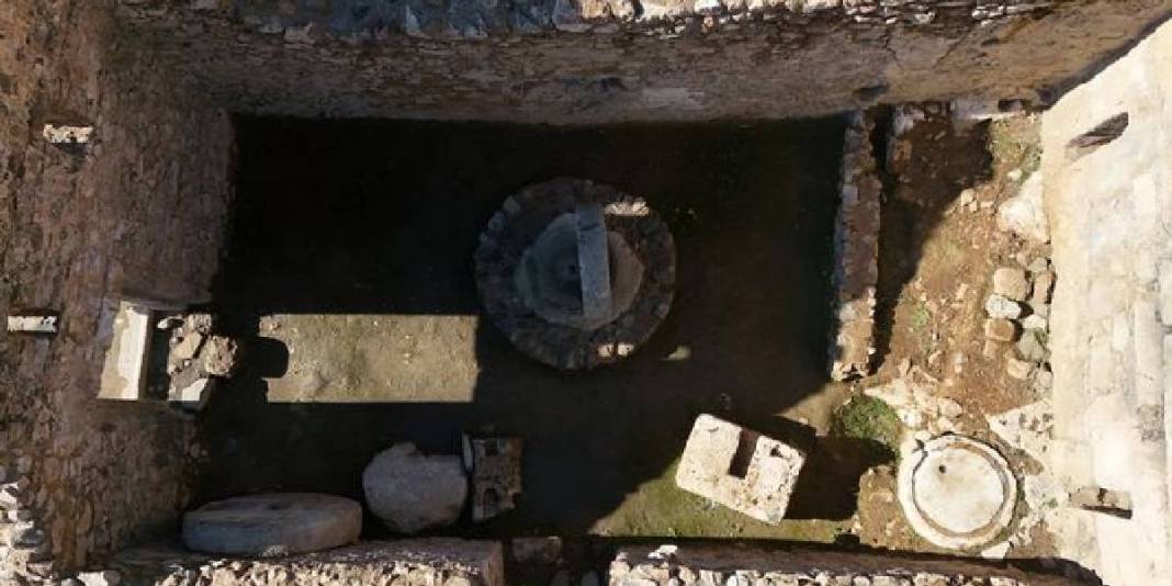 Tarihi kazılarda yeni keşifler! Zeytinyağı üretim merkezi tespit edildi: 3 bin yıl öncesine dayanıyor 8